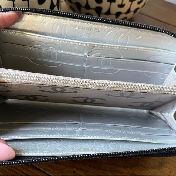 CHANEL CALFSKIN QUILTED CAMBON WALLET - Picture 2 of 16